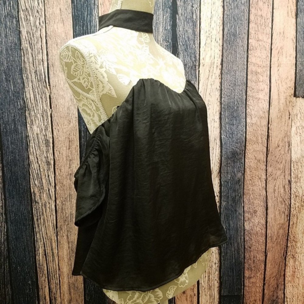 Black Collar Sweetheart Neck Crop Top